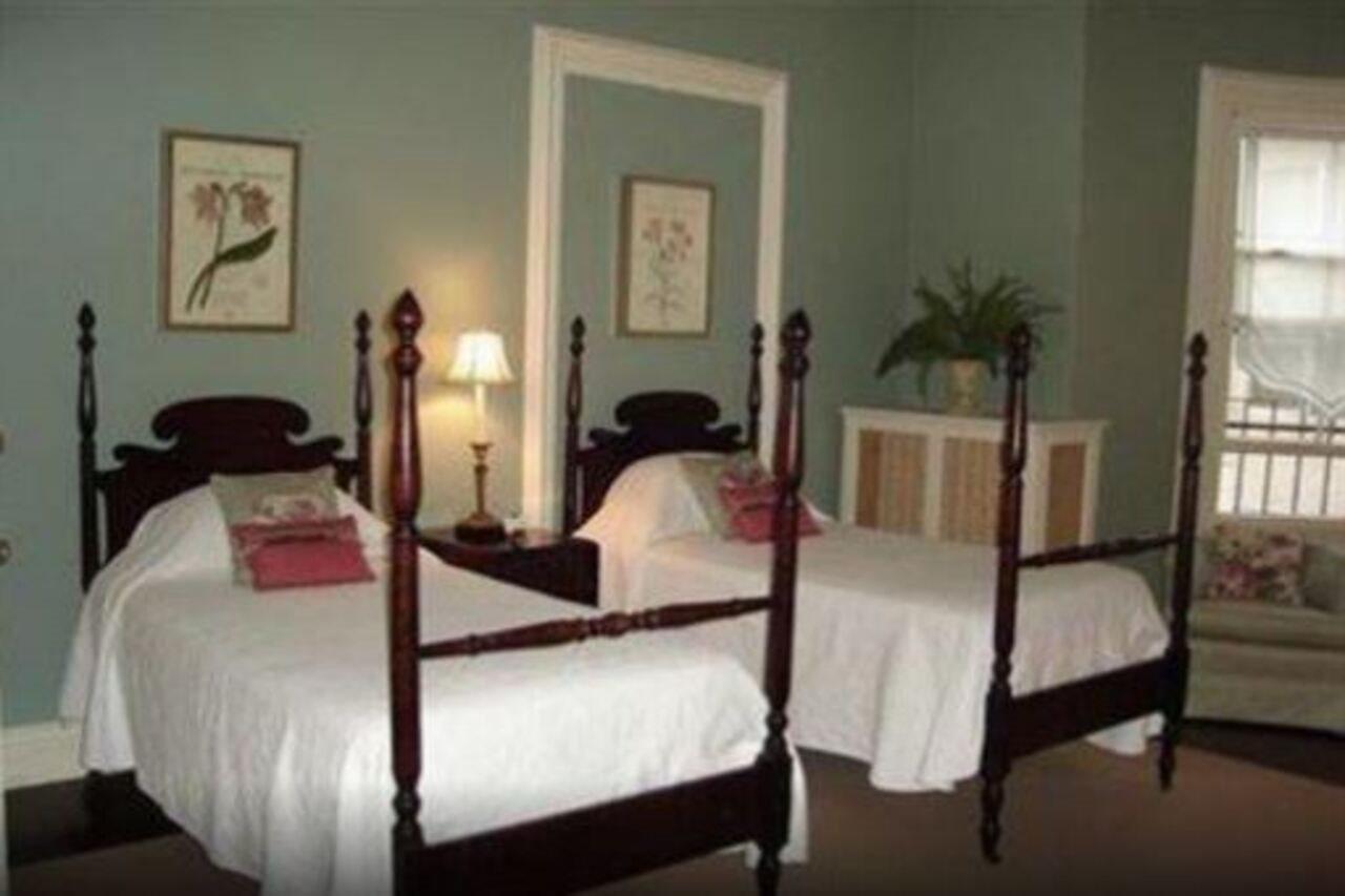 Bed and breakfast The College Club Of Boston Chambre photo